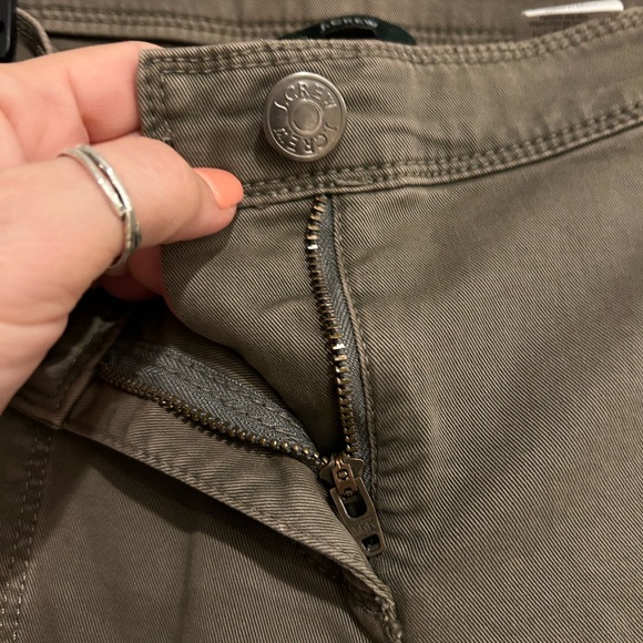 J.Crew city fit comfortable size 10 tan cargo style pants - 6 pockets. - Picture 12 of 15